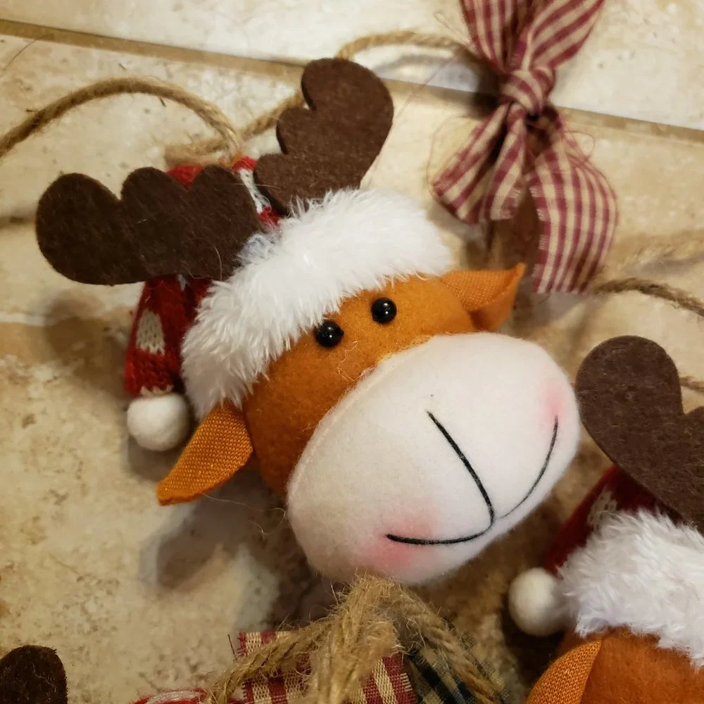 Garland Plush Reindeer Heads 8' Long